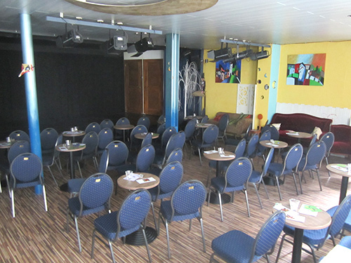 Blick-zur-Buehne-500